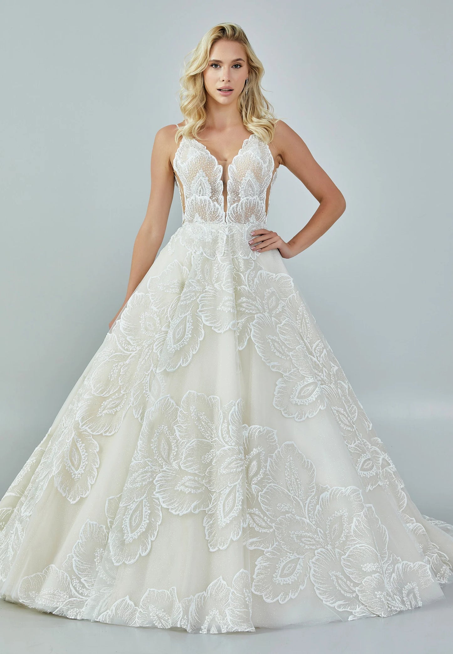 Sleeveless Maxi Tulle Regular Wedding Dress Unit Price: $740.00