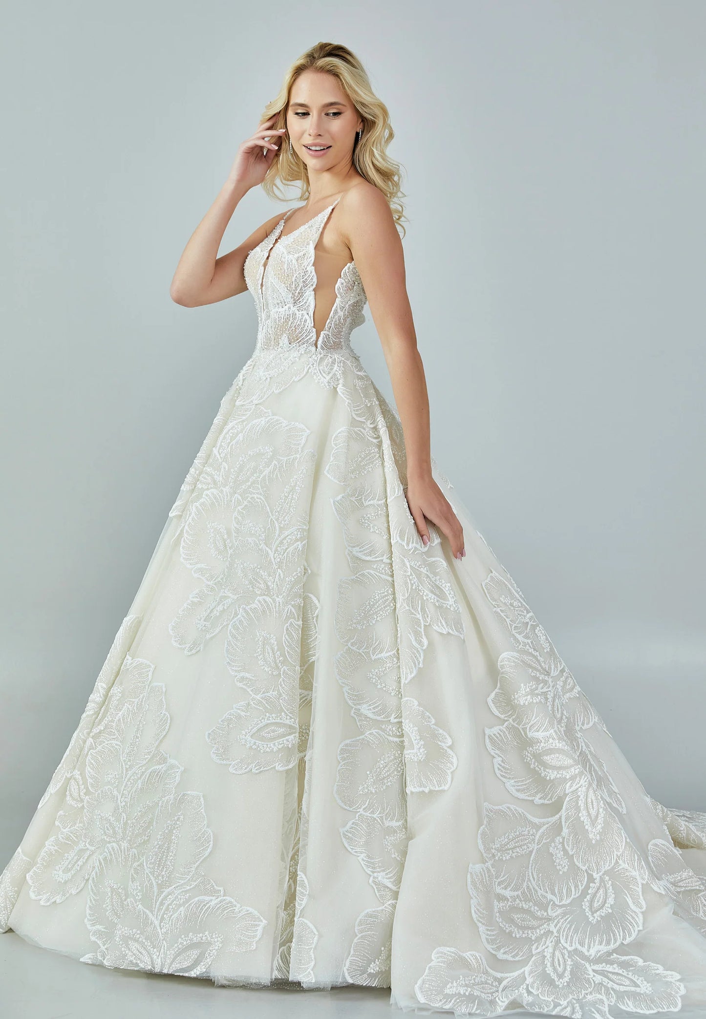 Sleeveless Maxi Tulle Regular Wedding Dress Unit Price: $740.00