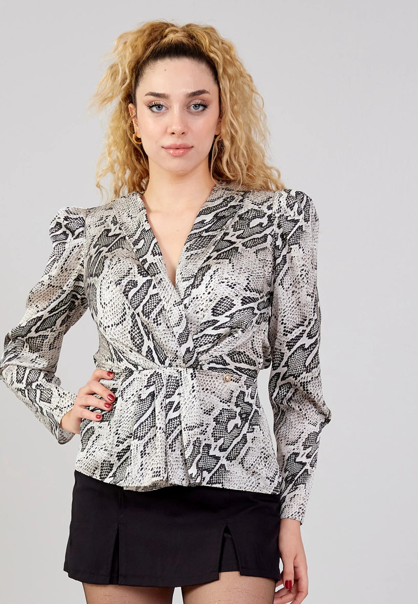 Long Sleeve Patterned Regular Blouse Unit Price: $19.00