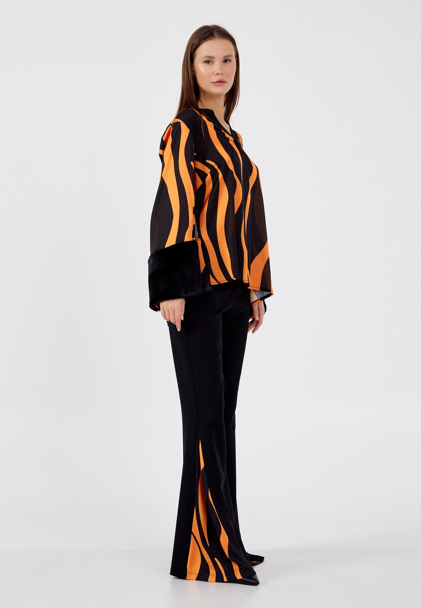 Long Sleeve Patterned Regular Blouse Orange-Black - Unit Price: 17$