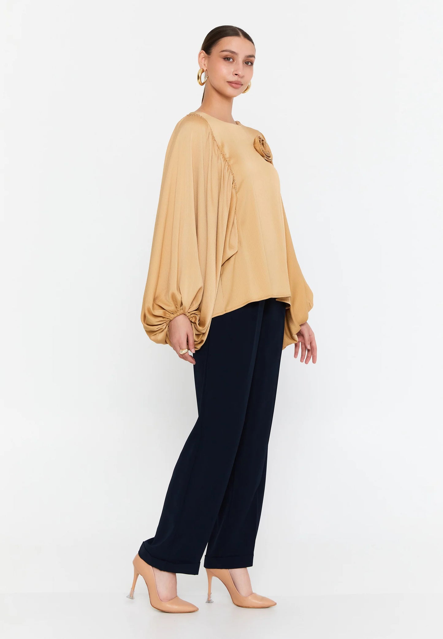 Long Sleeve Solid Color Regular Blouse Unit Price: $31.00