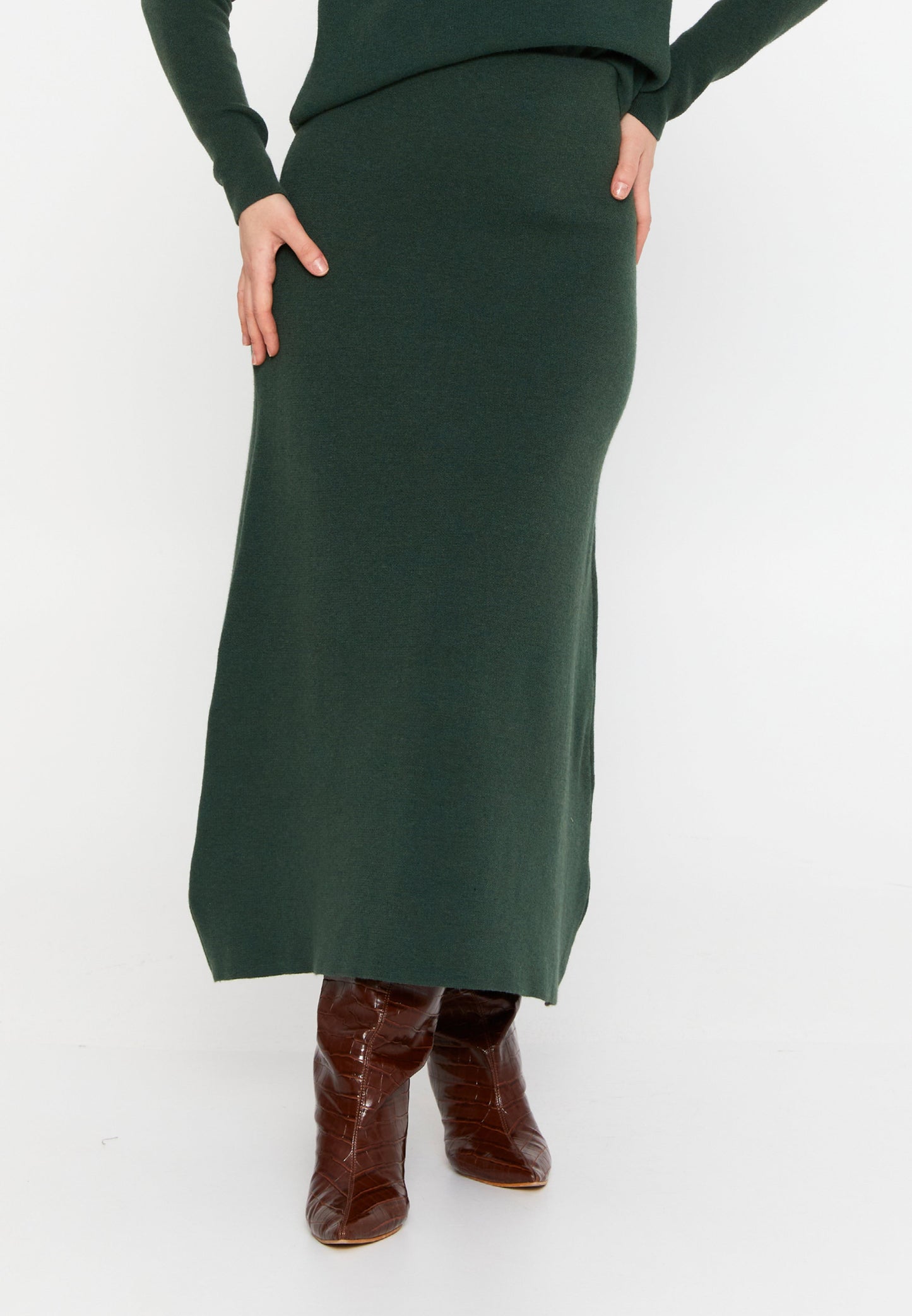 Maxi Solid Color Regular Skirt Green - Unit Price: 40$